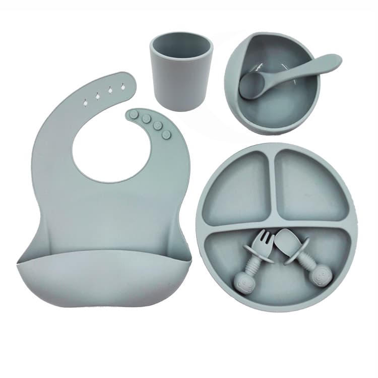 Silicone Baby Feeding Set – Safe, Practical & Made for Little Hands