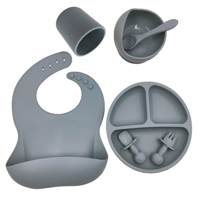 Silicone Baby Feeding Set – Safe, Practical & Made for Little Hands