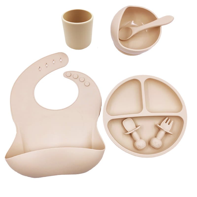 Silicone Baby Feeding Set – Safe, Practical & Made for Little Hands