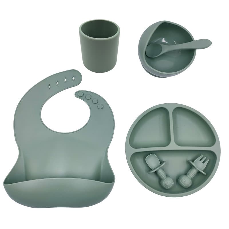 Silicone Baby Feeding Set – Safe, Practical & Made for Little Hands